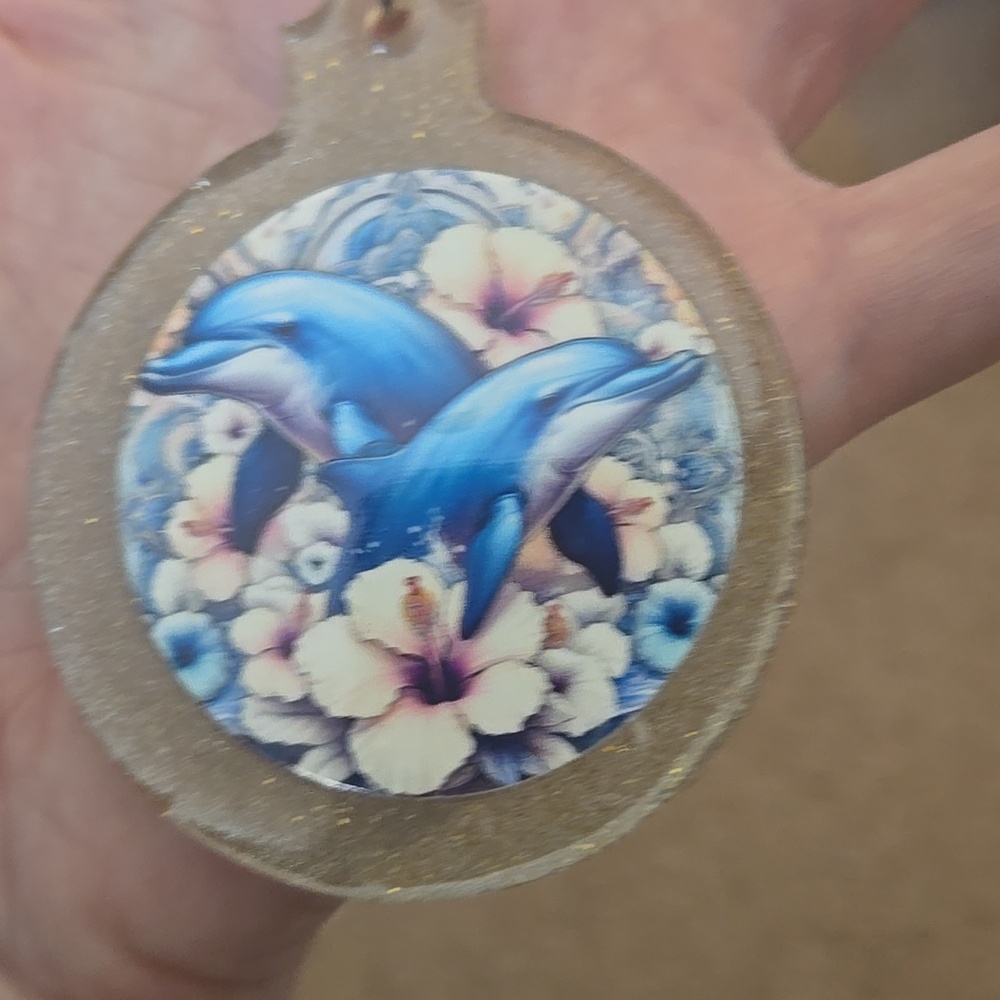 Ocean Dolphin Resin Keychain • Handmade Floral Glitter. 118 - Picture 2 of 3